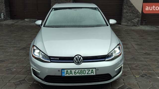 Серый Фольксваген e-Golf, объемом двигателя 0 л и пробегом 145 тыс. км за 12700 $, фото 13 на Automoto.ua