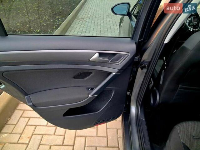 Сірий Фольксваген e-Golf, об'ємом двигуна 0 л та пробігом 97 тис. км за 12800 $, фото 15 на Automoto.ua