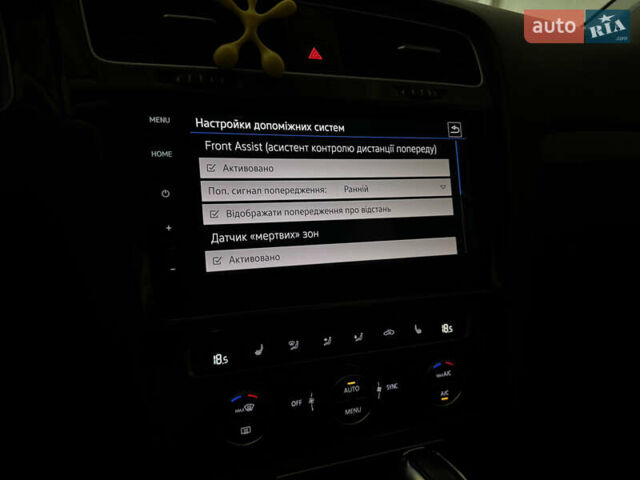 Серый Фольксваген e-Golf, объемом двигателя 0 л и пробегом 72 тыс. км за 13500 $, фото 29 на Automoto.ua
