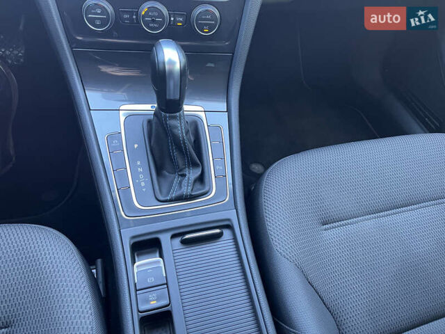 Сірий Фольксваген e-Golf, об'ємом двигуна 0 л та пробігом 39 тис. км за 17200 $, фото 10 на Automoto.ua