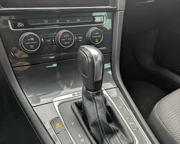 Сірий Фольксваген e-Golf, об'ємом двигуна 0 л та пробігом 109 тис. км за 14600 $, фото 16 на Automoto.ua