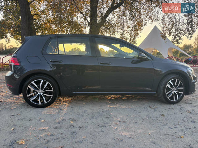 Серый Фольксваген e-Golf, объемом двигателя 0 л и пробегом 93 тыс. км за 15000 $, фото 4 на Automoto.ua