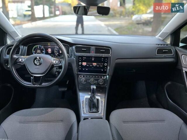 Сірий Фольксваген e-Golf, об'ємом двигуна 0 л та пробігом 141 тис. км за 13950 $, фото 11 на Automoto.ua