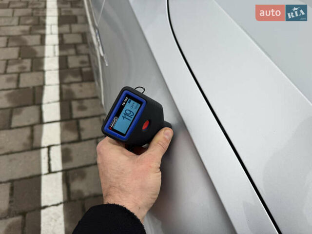 Серый Фольксваген e-Golf, объемом двигателя 0 л и пробегом 91 тыс. км за 15099 $, фото 135 на Automoto.ua