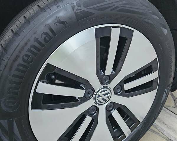 Сірий Фольксваген e-Golf, об'ємом двигуна 0 л та пробігом 97 тис. км за 15200 $, фото 29 на Automoto.ua