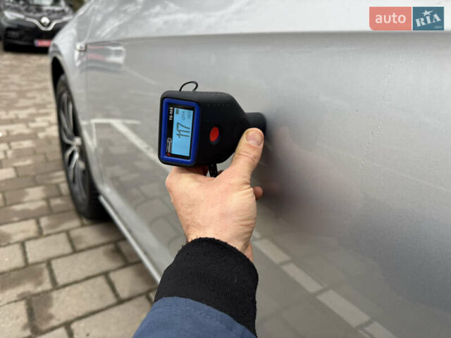 Серый Фольксваген e-Golf, объемом двигателя 0 л и пробегом 91 тыс. км за 15099 $, фото 128 на Automoto.ua