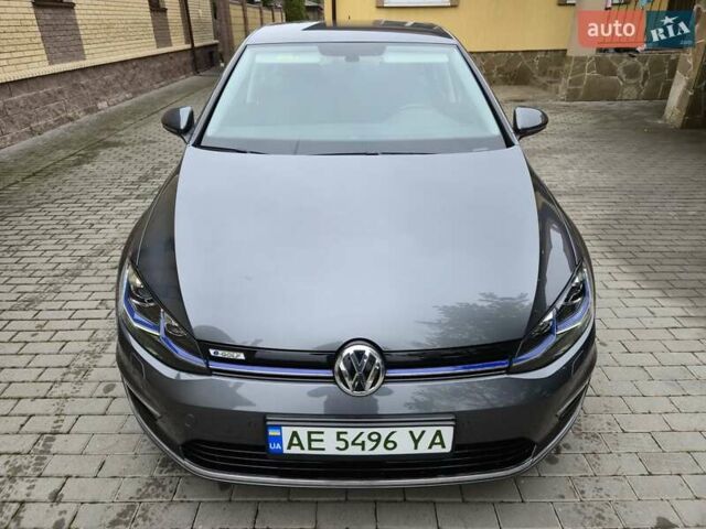 Серый Фольксваген e-Golf, объемом двигателя 0 л и пробегом 30 тыс. км за 16100 $, фото 3 на Automoto.ua