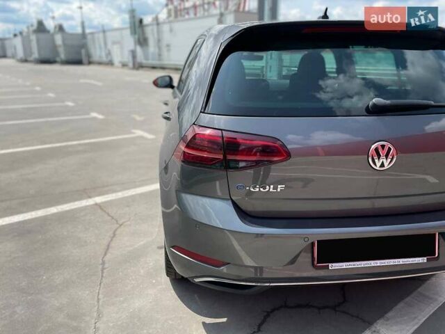 Серый Фольксваген e-Golf, объемом двигателя 0 л и пробегом 123 тыс. км за 12900 $, фото 11 на Automoto.ua