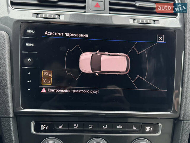 Серый Фольксваген e-Golf, объемом двигателя 0 л и пробегом 91 тыс. км за 15099 $, фото 73 на Automoto.ua