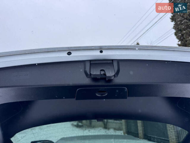 Серый Фольксваген e-Golf, объемом двигателя 0 л и пробегом 59 тыс. км за 13300 $, фото 38 на Automoto.ua