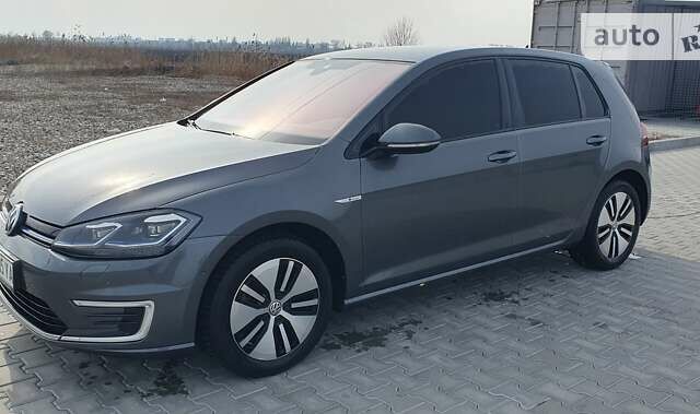 Серый Фольксваген e-Golf, объемом двигателя 0 л и пробегом 47 тыс. км за 18500 $, фото 13 на Automoto.ua