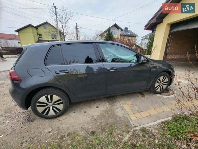 Серый Фольксваген e-Golf, объемом двигателя 0 л и пробегом 84 тыс. км за 14500 $, фото 9 на Automoto.ua