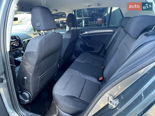 Сірий Фольксваген e-Golf, об'ємом двигуна 0 л та пробігом 39 тис. км за 17200 $, фото 14 на Automoto.ua