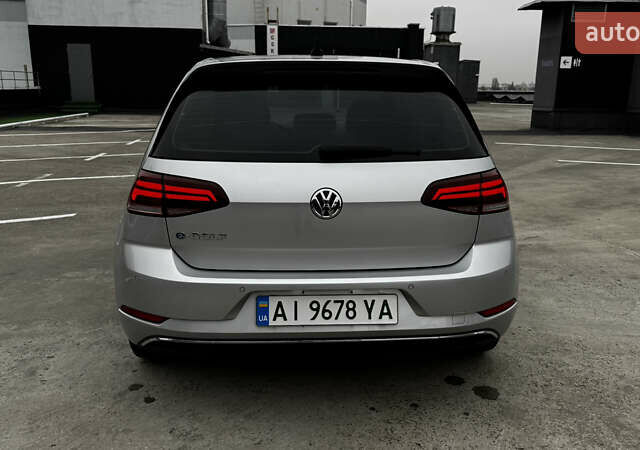 Серый Фольксваген e-Golf, объемом двигателя 0 л и пробегом 42 тыс. км за 14700 $, фото 4 на Automoto.ua