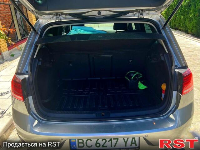 Сірий Фольксваген e-Golf, об'ємом двигуна 0 л та пробігом 57 тис. км за 13500 $, фото 5 на Automoto.ua