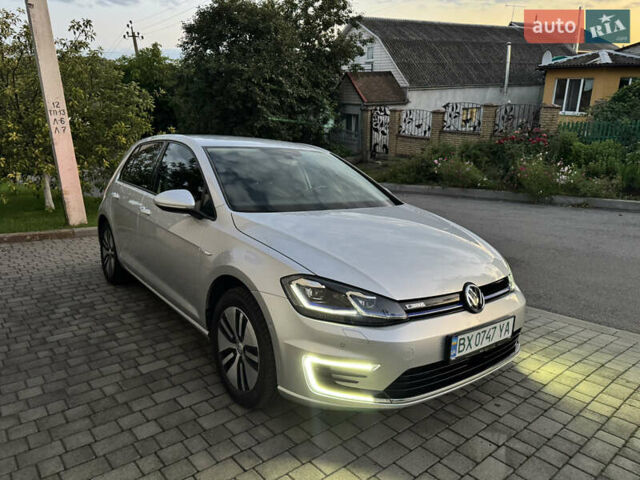 Серый Фольксваген e-Golf, объемом двигателя 0 л и пробегом 72 тыс. км за 13500 $, фото 4 на Automoto.ua
