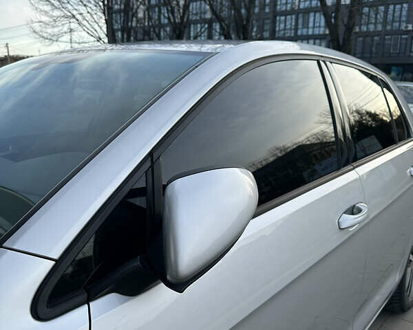 Серый Фольксваген e-Golf, объемом двигателя 0 л и пробегом 76 тыс. км за 13800 $, фото 26 на Automoto.ua