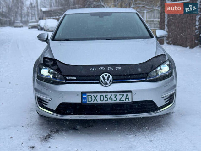 Серый Фольксваген e-Golf, объемом двигателя 0 л и пробегом 59 тыс. км за 13300 $, фото 10 на Automoto.ua