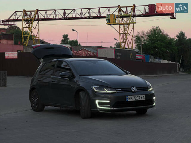 Сірий Фольксваген e-Golf, об'ємом двигуна 0 л та пробігом 202 тис. км за 13000 $, фото 7 на Automoto.ua