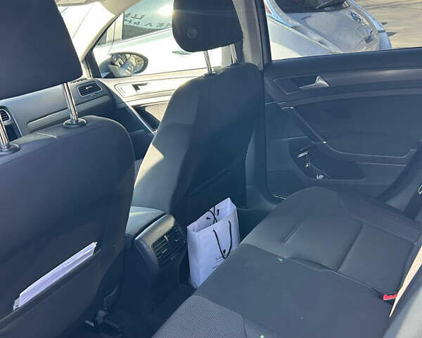 Серый Фольксваген e-Golf, объемом двигателя 0 л и пробегом 62 тыс. км за 15300 $, фото 10 на Automoto.ua