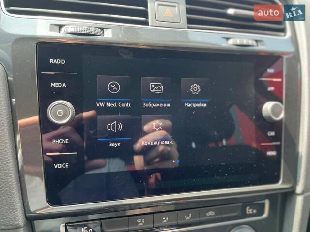 Серый Фольксваген e-Golf, объемом двигателя 0 л и пробегом 123 тыс. км за 12900 $, фото 40 на Automoto.ua
