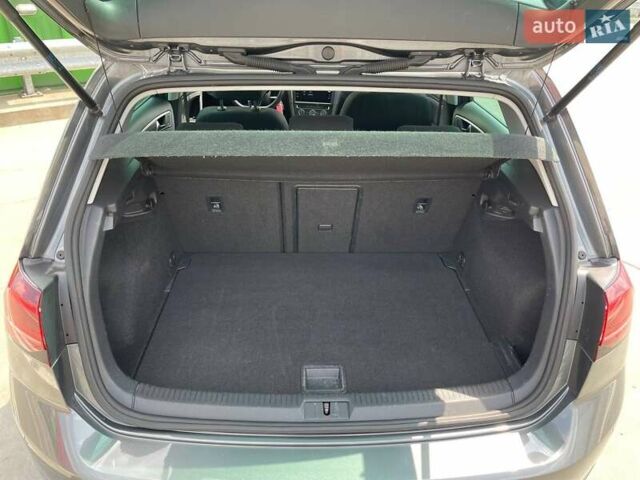 Сірий Фольксваген e-Golf, об'ємом двигуна 0 л та пробігом 123 тис. км за 12900 $, фото 39 на Automoto.ua