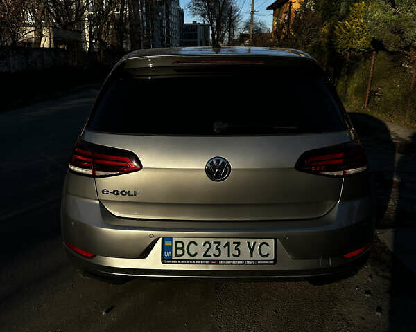 Серый Фольксваген e-Golf, объемом двигателя 0 л и пробегом 63 тыс. км за 14900 $, фото 4 на Automoto.ua