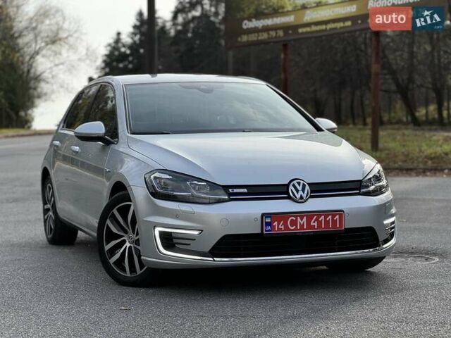 Серый Фольксваген e-Golf, объемом двигателя 0 л и пробегом 100 тыс. км за 12300 $, фото 1 на Automoto.ua
