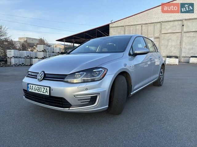 Серый Фольксваген e-Golf, объемом двигателя 0 л и пробегом 152 тыс. км за 12499 $, фото 4 на Automoto.ua