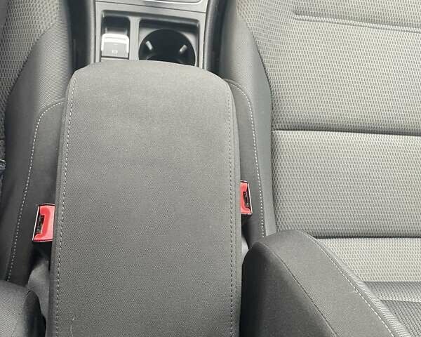 Серый Фольксваген e-Golf, объемом двигателя 0 л и пробегом 84 тыс. км за 15600 $, фото 44 на Automoto.ua