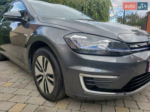 Серый Фольксваген e-Golf, объемом двигателя 0 л и пробегом 65 тыс. км за 13950 $, фото 27 на Automoto.ua