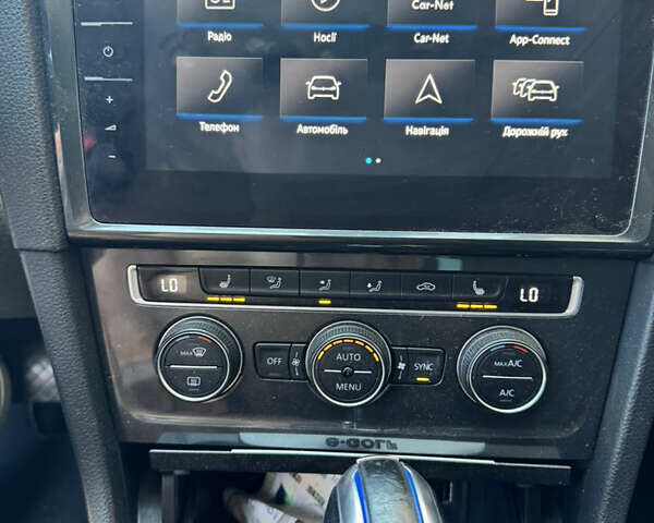 Серый Фольксваген e-Golf, объемом двигателя 0 л и пробегом 196 тыс. км за 14000 $, фото 23 на Automoto.ua