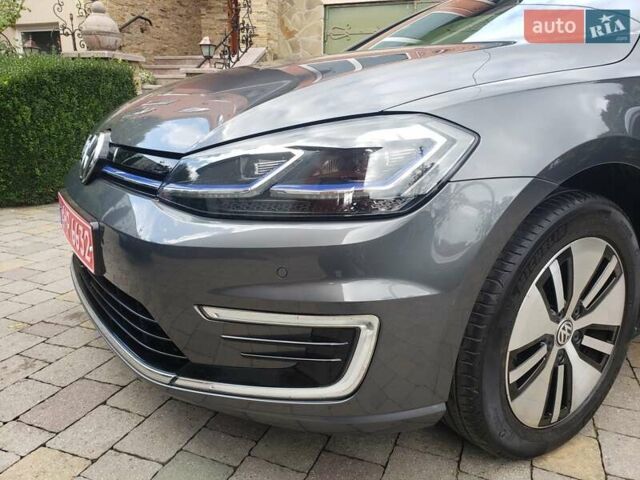 Серый Фольксваген e-Golf, объемом двигателя 0 л и пробегом 65 тыс. км за 13950 $, фото 36 на Automoto.ua