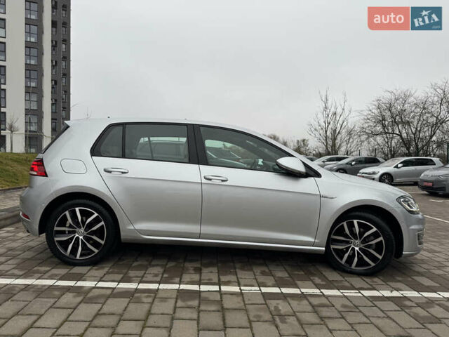 Серый Фольксваген e-Golf, объемом двигателя 0 л и пробегом 91 тыс. км за 15099 $, фото 20 на Automoto.ua
