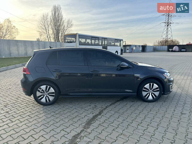 Серый Фольксваген e-Golf, объемом двигателя 0 л и пробегом 72 тыс. км за 14700 $, фото 5 на Automoto.ua