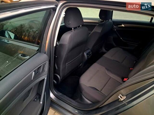 Сірий Фольксваген e-Golf, об'ємом двигуна 0 л та пробігом 97 тис. км за 12800 $, фото 14 на Automoto.ua