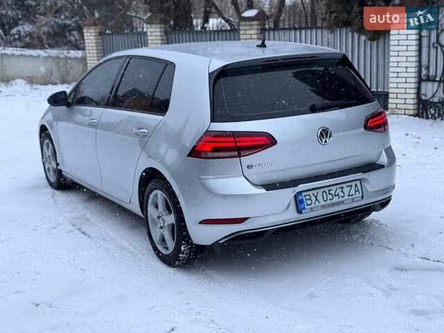 Серый Фольксваген e-Golf, объемом двигателя 0 л и пробегом 59 тыс. км за 13300 $, фото 17 на Automoto.ua