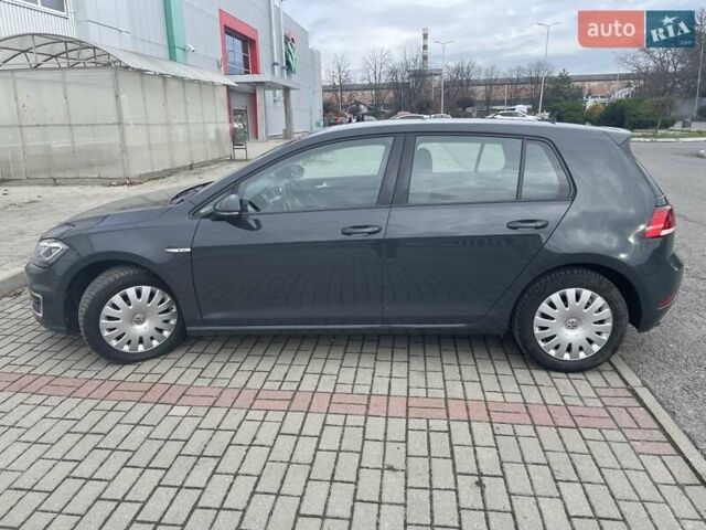 Серый Фольксваген e-Golf, объемом двигателя 0 л и пробегом 84 тыс. км за 15600 $, фото 4 на Automoto.ua