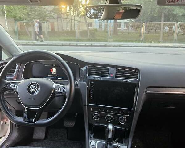 Сірий Фольксваген e-Golf, об'ємом двигуна 0 л та пробігом 97 тис. км за 15200 $, фото 13 на Automoto.ua