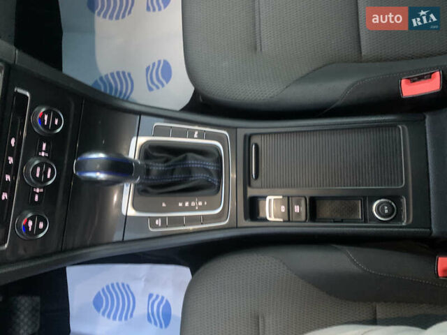 Серый Фольксваген e-Golf, объемом двигателя 0 л и пробегом 127 тыс. км за 11950 $, фото 29 на Automoto.ua