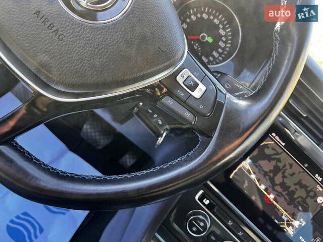 Серый Фольксваген e-Golf, объемом двигателя 0 л и пробегом 127 тыс. км за 11950 $, фото 44 на Automoto.ua