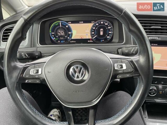 Серый Фольксваген e-Golf, объемом двигателя 0 л и пробегом 84 тыс. км за 15600 $, фото 51 на Automoto.ua