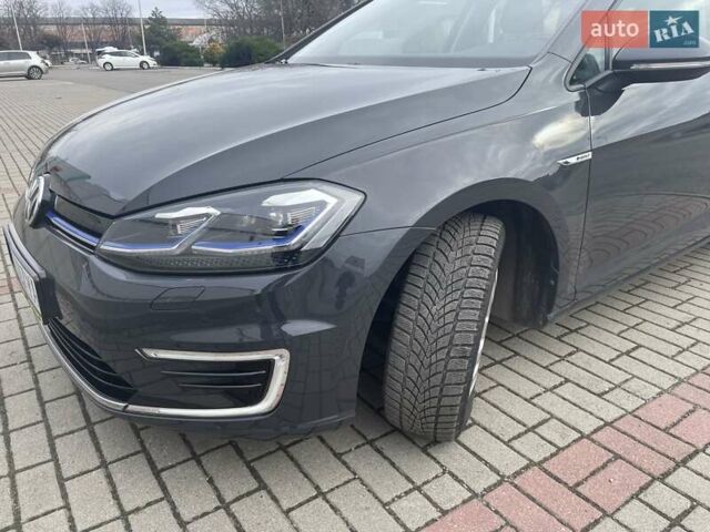 Серый Фольксваген e-Golf, объемом двигателя 0 л и пробегом 84 тыс. км за 15600 $, фото 8 на Automoto.ua