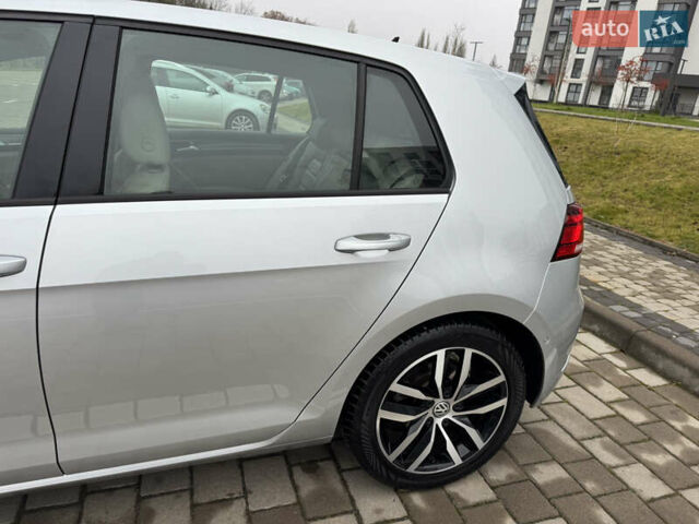Серый Фольксваген e-Golf, объемом двигателя 0 л и пробегом 91 тыс. км за 15099 $, фото 11 на Automoto.ua