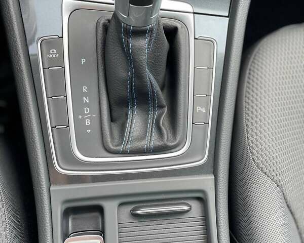 Сірий Фольксваген e-Golf, об'ємом двигуна 0 л та пробігом 123 тис. км за 12900 $, фото 35 на Automoto.ua