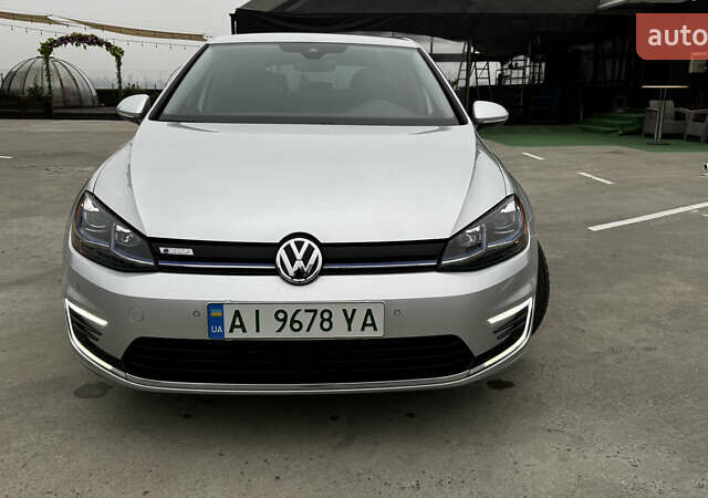 Серый Фольксваген e-Golf, объемом двигателя 0 л и пробегом 42 тыс. км за 14700 $, фото 1 на Automoto.ua