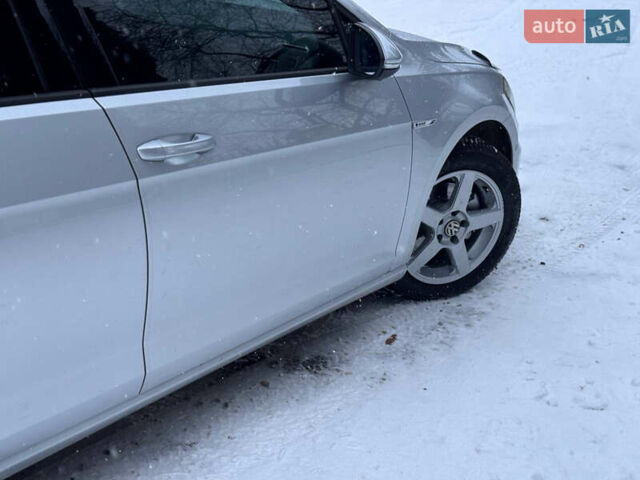 Серый Фольксваген e-Golf, объемом двигателя 0 л и пробегом 59 тыс. км за 13300 $, фото 30 на Automoto.ua