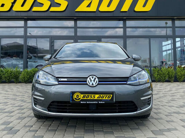 Серый Фольксваген e-Golf, объемом двигателя 36 л и пробегом 56 тыс. км за 17800 $, фото 7 на Automoto.ua