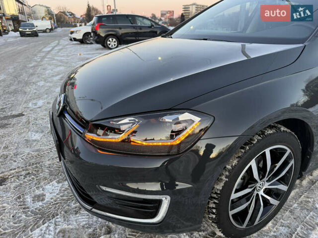 Серый Фольксваген e-Golf, объемом двигателя 0 л и пробегом 66 тыс. км за 13900 $, фото 22 на Automoto.ua