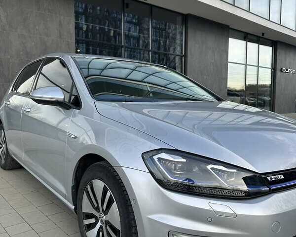 Серый Фольксваген e-Golf, объемом двигателя 0 л и пробегом 76 тыс. км за 13800 $, фото 6 на Automoto.ua